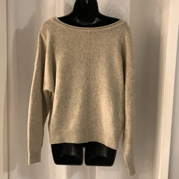 ABERCROMBIE & FITCH SWEATER. Sz : XS - Image 3