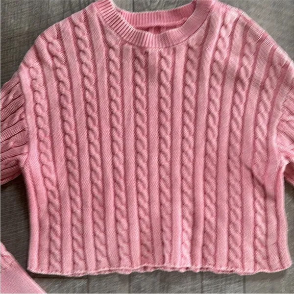 Aerie Size Medium Pink Cable Knit Cropped Sweater. - Image 3