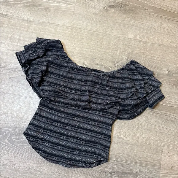 •FREE PEOPLE• OFF SHOULDER TOP - Image 4
