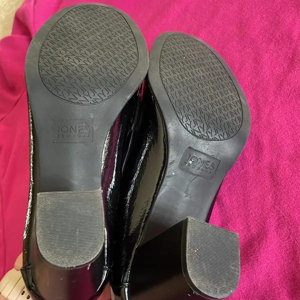 Jones New York Shiny Black Loafers with heels - Image 8