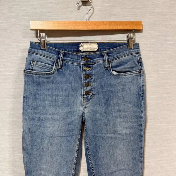 Free People Women 27 Light Wash Button Fly Raw Hem Skinny Jeans Blue - Image 4