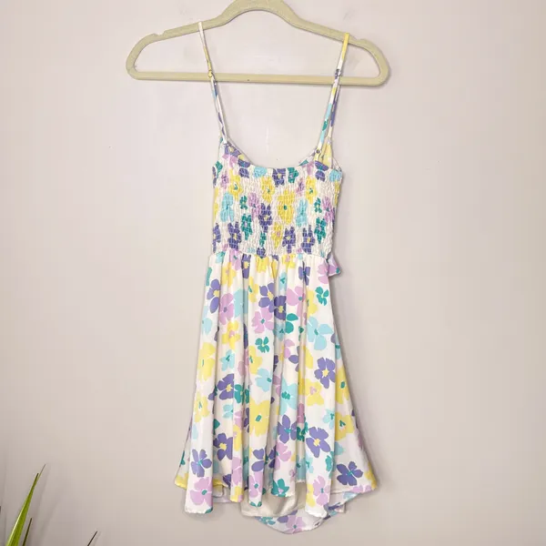 NEW NWT Blue Blush‎ Floral Print Mini Dress SZ Small Smocked Back Flirty Cutaway - Image 4
