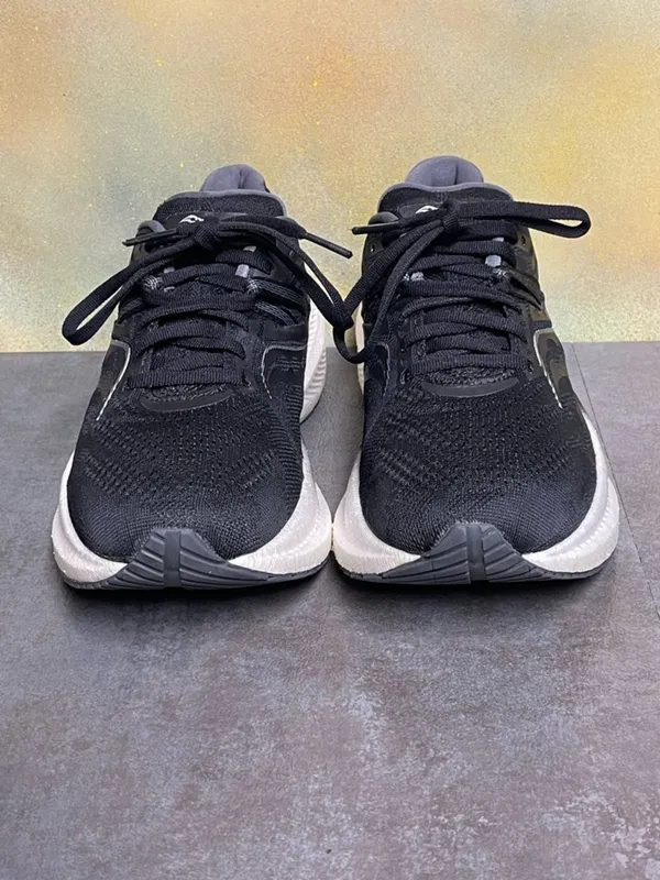 Saucony Triumph 20 Women's Black/White Running Shoes Size 8 - Image 5