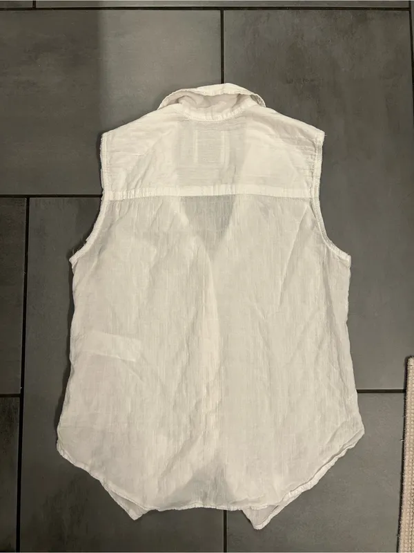 Abercrombie and Fitch Women’s Button-Down Tank - Image 3