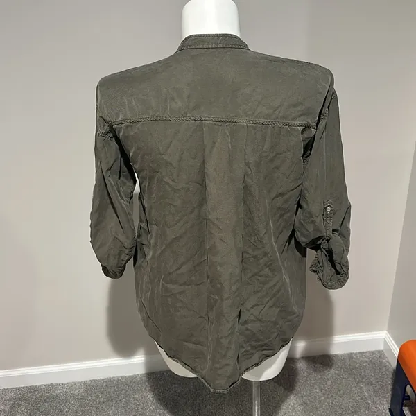 Zara army‎ green button down size small - Image 3