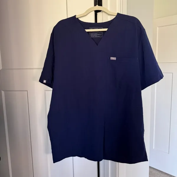 Figs Catarina One-Pocket Navy‎ Blue V-Neck Shirt Short Sleeve Top Scrub Tech - Image 2