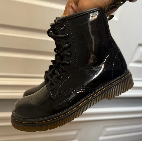 Dr. Martens 1460 Boots Black Patent Leather Kids Size: 11 (Youth) - Image 9