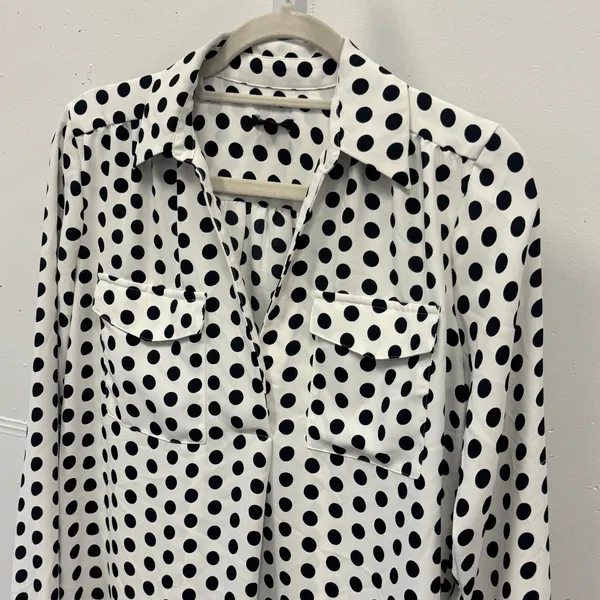 Ann Taylor Polka Dot Blouse Women's Small White Black Long Sleeve V-Neck Classic - Image 4