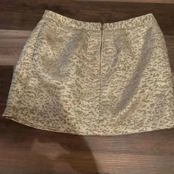Worthington ❤️4/$20❤️ Jacquard gold mini - Image 2