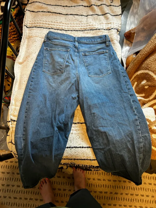 Old Navy Barrel Jeans - Image 2