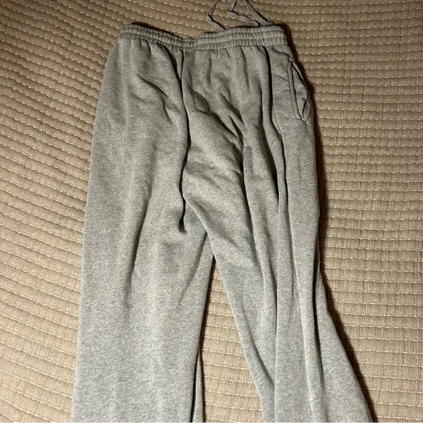 Brandy Melville grey  sweatpants - Image 5