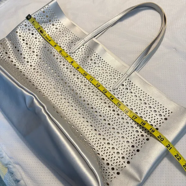 Saks Fifth Avenue Silver Laser Cut Tote Bag Reusable Shopping Bag - Image 8