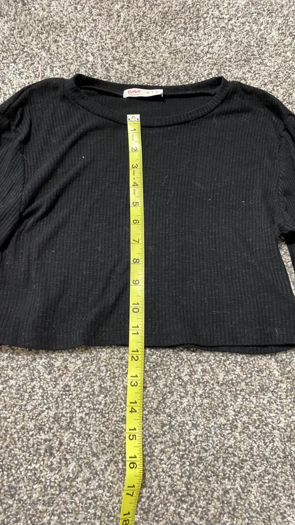  ROMWE Black Round Neck Long Sleeve Fitted Crop Top - Image 4