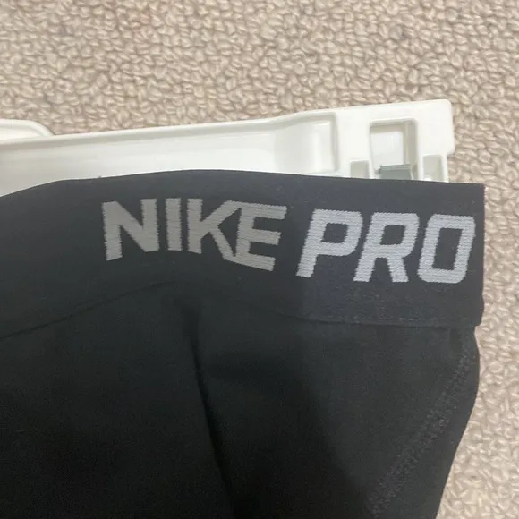 Nike Pro Black Leggings Size‎ Medium - Image 4