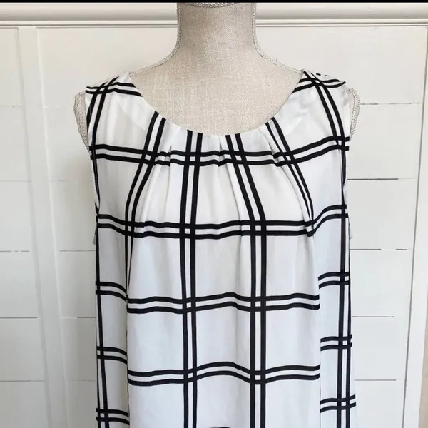 LOFT Women's Windowpane Pleated Dressy Sleeveless Blouse -‎ L EUC - Image 10