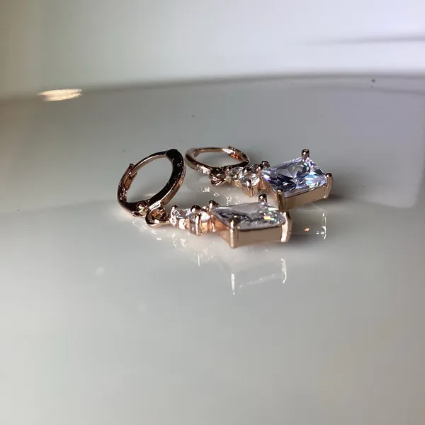 NWOT Hoop Crystal Earrings Gold - Image 7