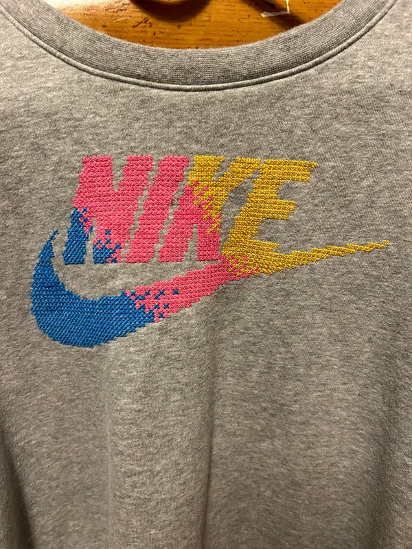 Nike Cropped Crew Neck - Image 2