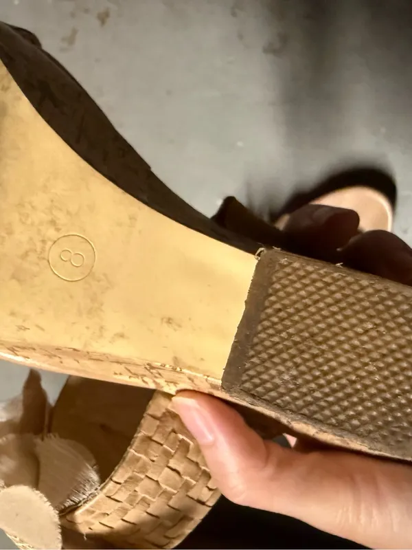 Women’s Woven Tan Cork Platform Wedge Heels Sandals with Floral Accent Size 8 - Image 5