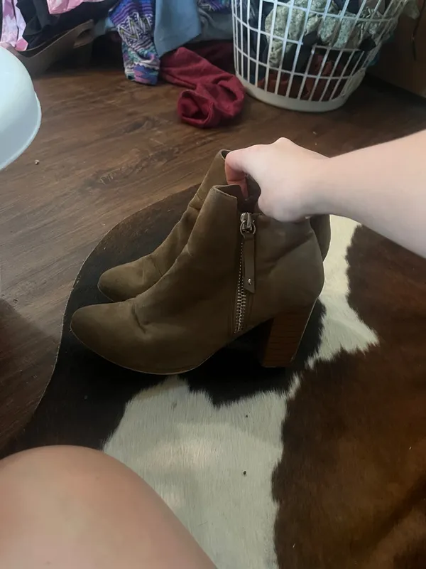 Tan women’s booties  - Image 3