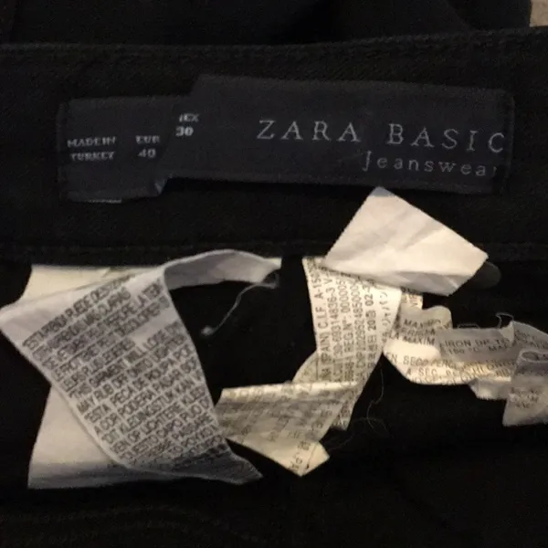 Zara Basic Jeanswear Black Skinny Jeans - Image 4