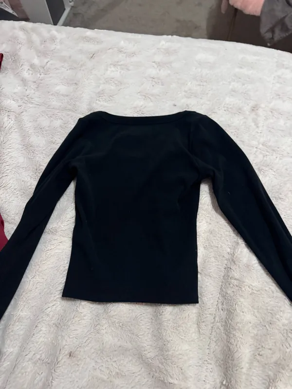 Hollister Black Scoop Neck Long Sleeve Shirt - Image 3