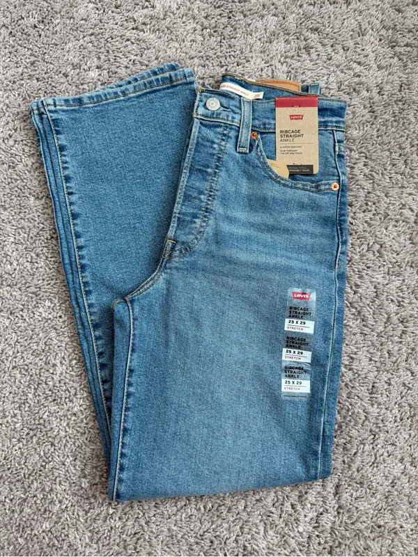 Levi's Ribcage Straight Ankle Women’s Jeans - Image 4