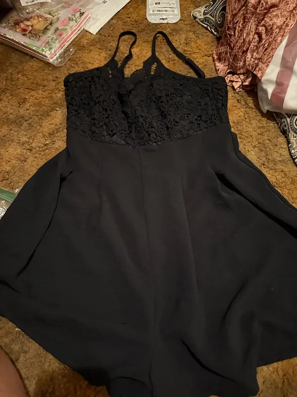 SheIn Chic mini dress with lace bodice and delicate straps. Flowy skirt with soft drape. Versatile black piece for day or night. Lightweight and feminine look. - Image 6