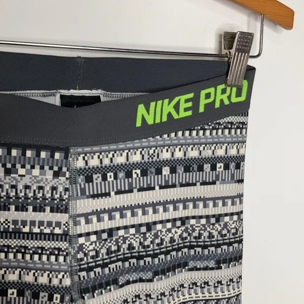 Nike pro‎ dri-fit tights size medium - Image 4