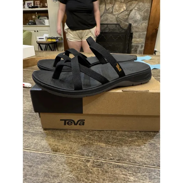 Teva Women's Teva Tirra Traveler flip-flop sandal Size 6 Black Strappy‎ - Image 3