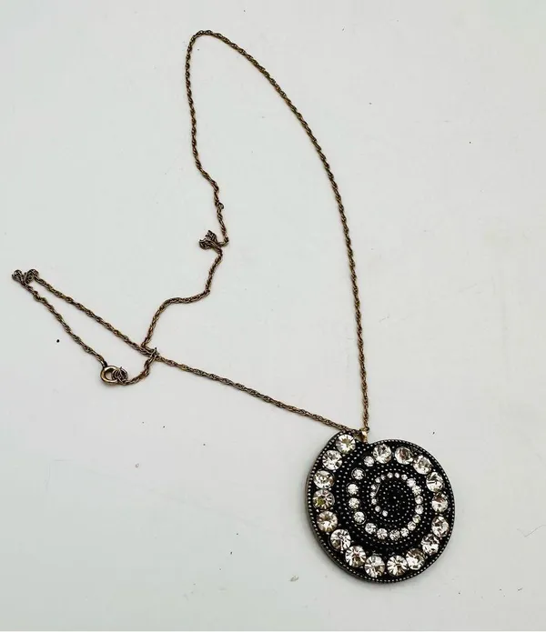 Vintage-Inspired Spiral Rhinestone Pendant Necklace - Image 5