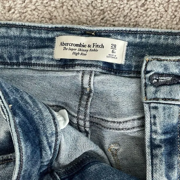 Abercrombie Jeans - Image 2