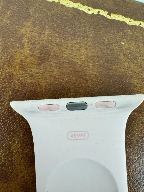 Used Apple Watch Chalk Pink Solo Loop Silicon Fitted Band Size 6 (45mm) - Image 11