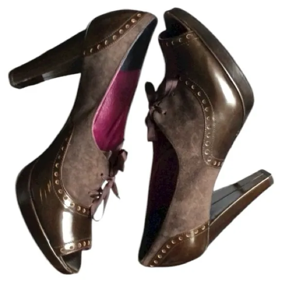 Coach Claudine brown patten leather and suede peek a boo heels. - Image 4