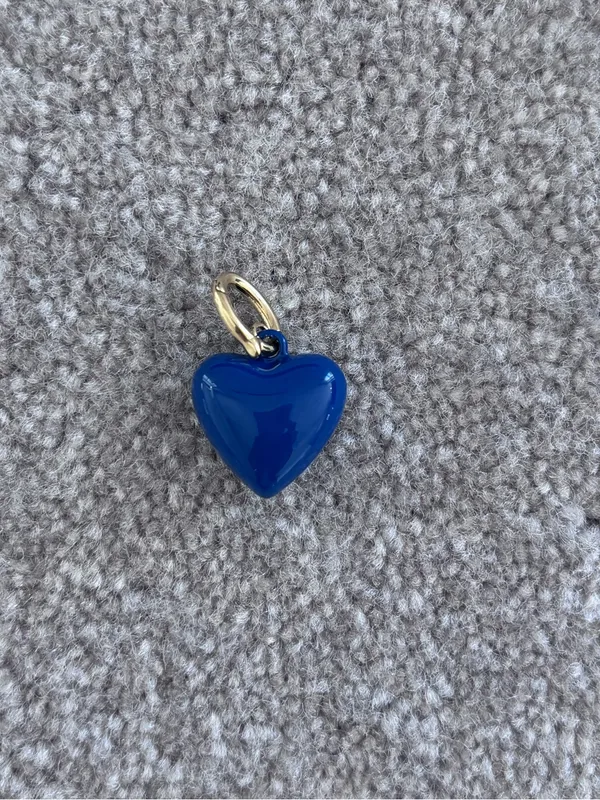 NWOT Roxanne Assoulin The Mini Puffy Heart Charm In Navy - Image 2