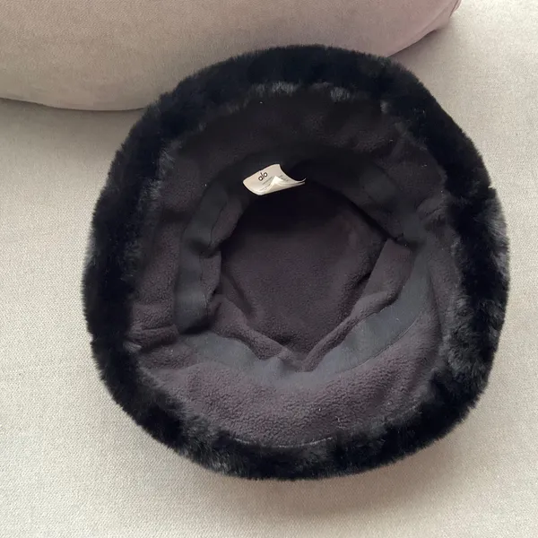 Alo Yoga Faux Fur Bucket Hat Black S/M - Image 5