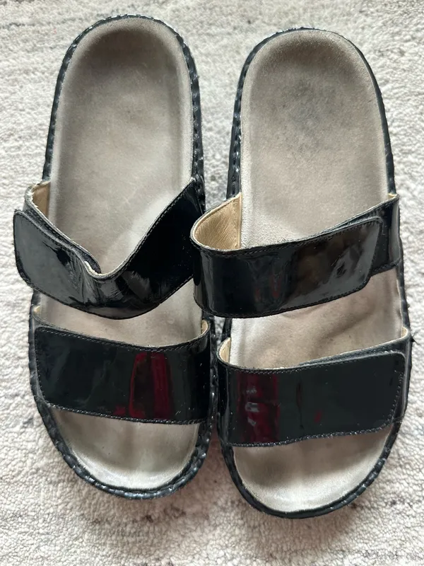 Annabella Women’s Black Patent Leather Double-Strap Slide Sandals size 6.5 - Image 4