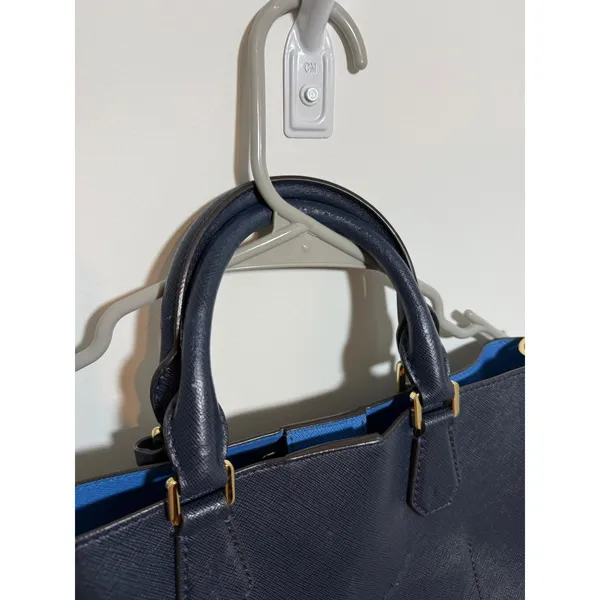 Michael Kors Saffiano Leather Satchel Womens Navy Blue Gold Hardware Handbag - Image 10