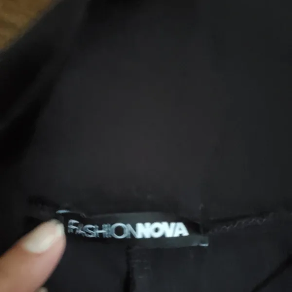Running outfit size medium, fashionnova shorts and puma work out top - Image 3