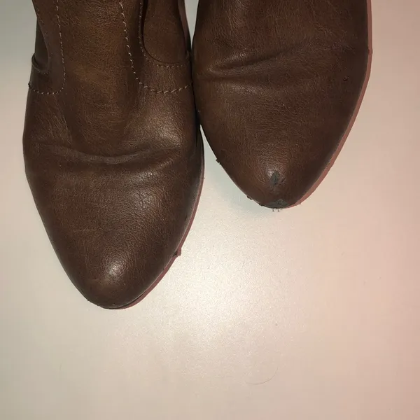 Brown fashion boots Size 8.5 - Image 2
