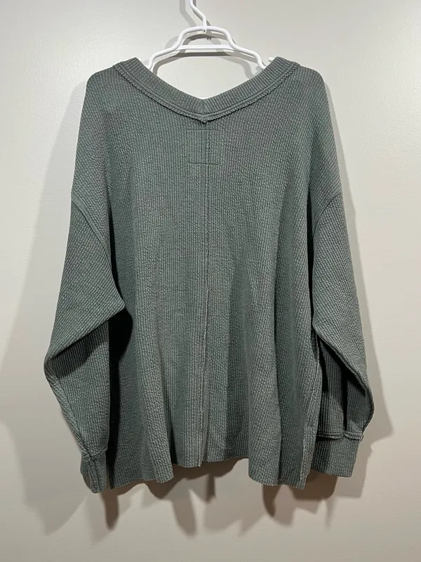 Aerie Sage Green Ribbed Long Sleeve V-Neck Sweater Top Size Medium - Image 6