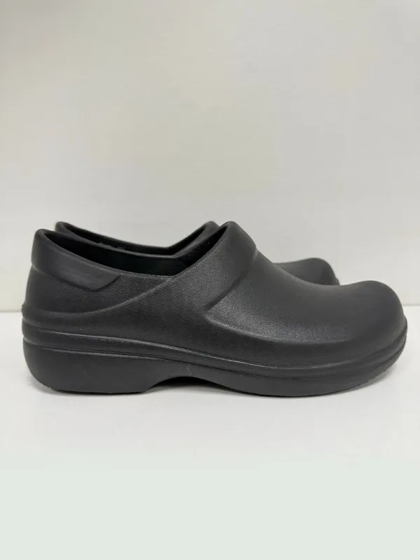 Crocs at Work Neria Pro II Slip Resistant Clog - Image 2