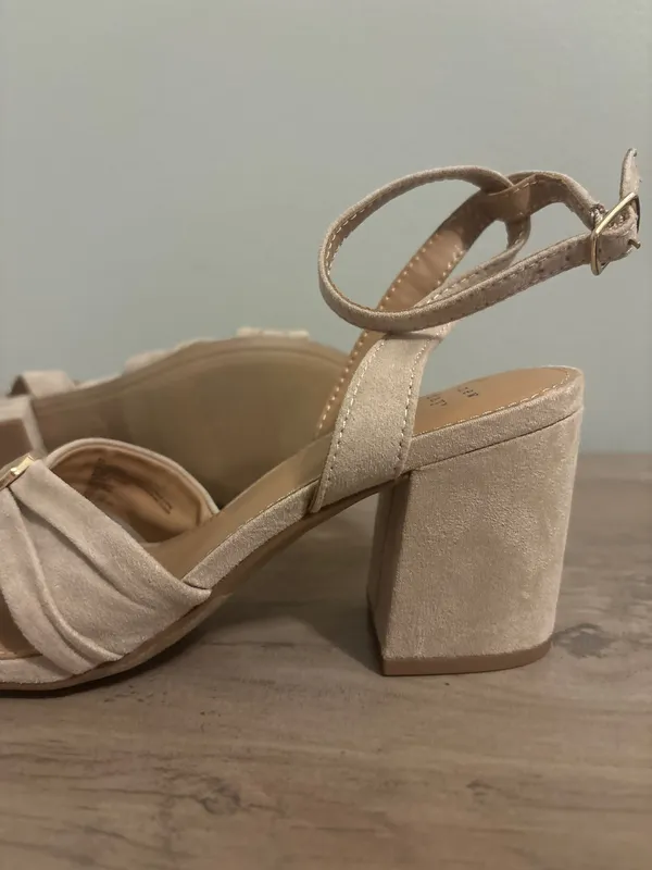 A New Day heels  - Image 6