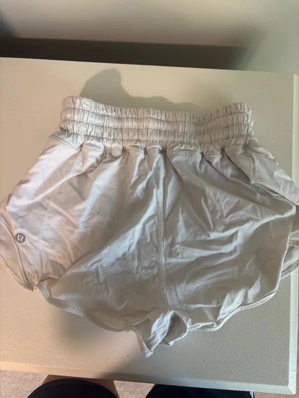 Lululemon Shorts Hotty hot - Image 2