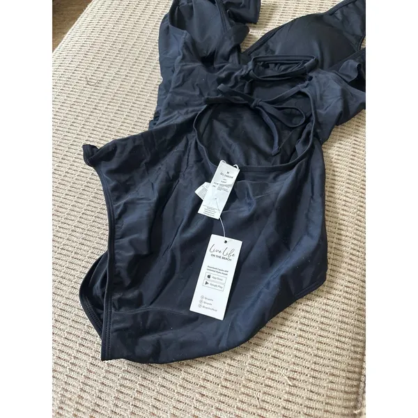 Cupshe black ruffle one piece - Image 3