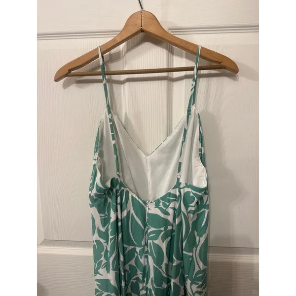 VICI Green White Tropical Leaf Print Midi Dress M Rayon Linen Front Slit Resort - Image 9