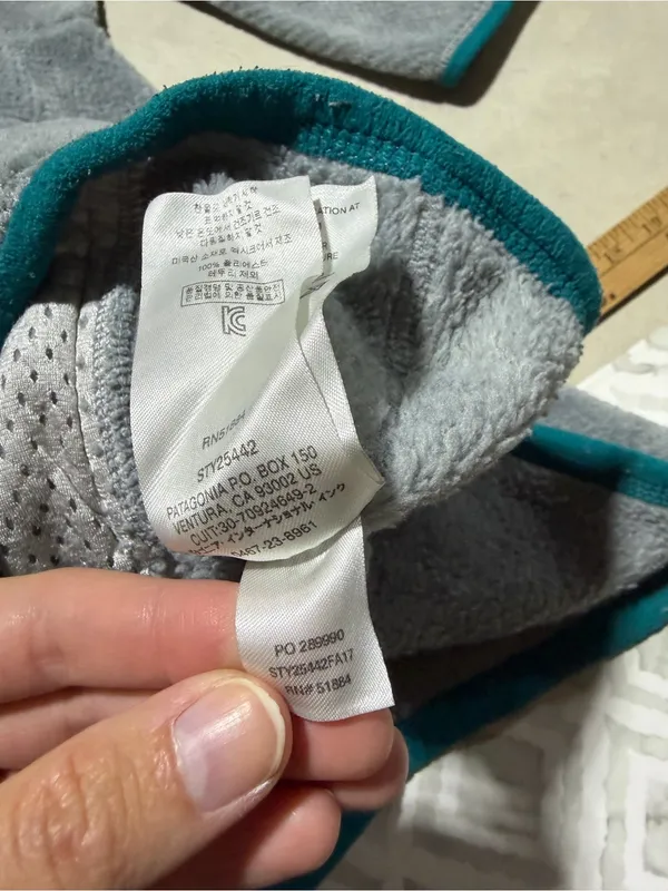 Patagonia Gray Fleece Quarter-Snap Pullover with Teal Accents large - Image 7