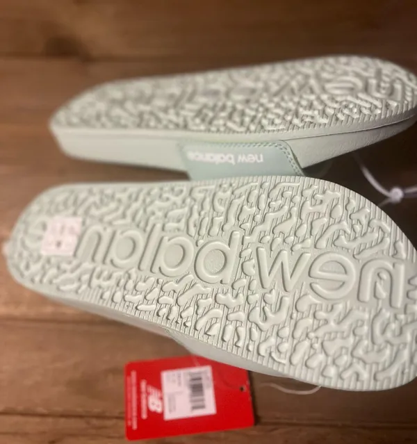 NEW New Balance Mint Green Slide Sandals with White Logo women's size 8 - Image 2