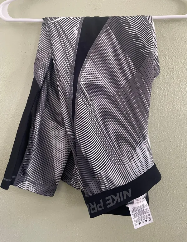 Nike Pro Cropped Leggings - Image 2