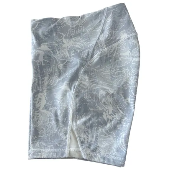Size 8 Lululemon Train Times Short 6" Inseam Eternal Wave White / White - Image 6