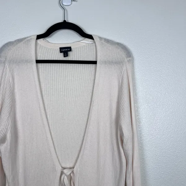 Torrid Women Super Soft Tie-Front‎ Cardigan Ivory Ribbed Knit Sweater 2X - Image 4